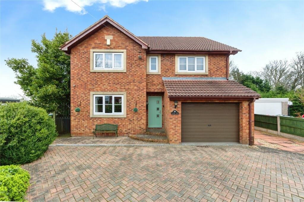 5 bedroom detached house for sale in Brook Hill, Thorpe Hesley