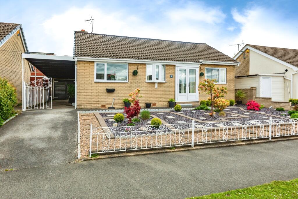 3 bedroom bungalow for sale in Chapel Road, Burncross, Sheffield, South