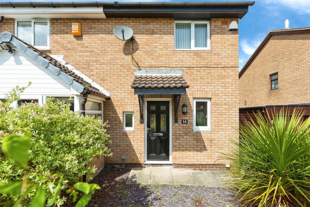 2 bedroom semidetached house for sale in Peacock Close, Thorpe Hesley