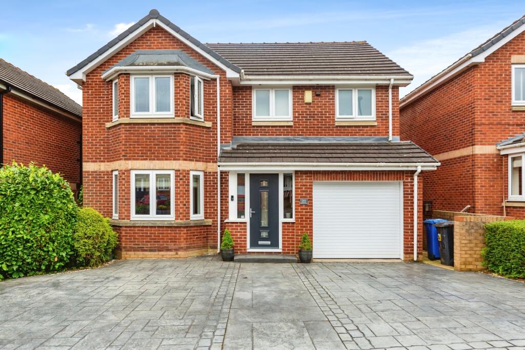 5 bedroom detached house for sale in Burncross Drive, Chapeltown