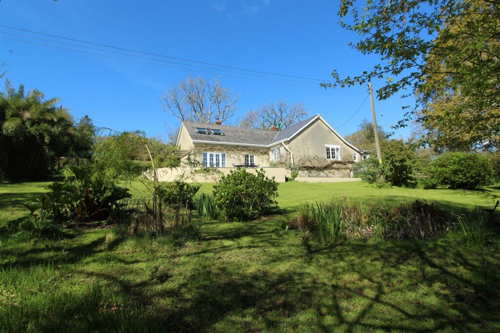 5 bedroom farm house for sale in Dalwood, EX13