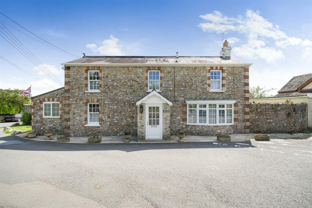 3 bedroom detached house for sale in The Street, Kilmington, Axminster