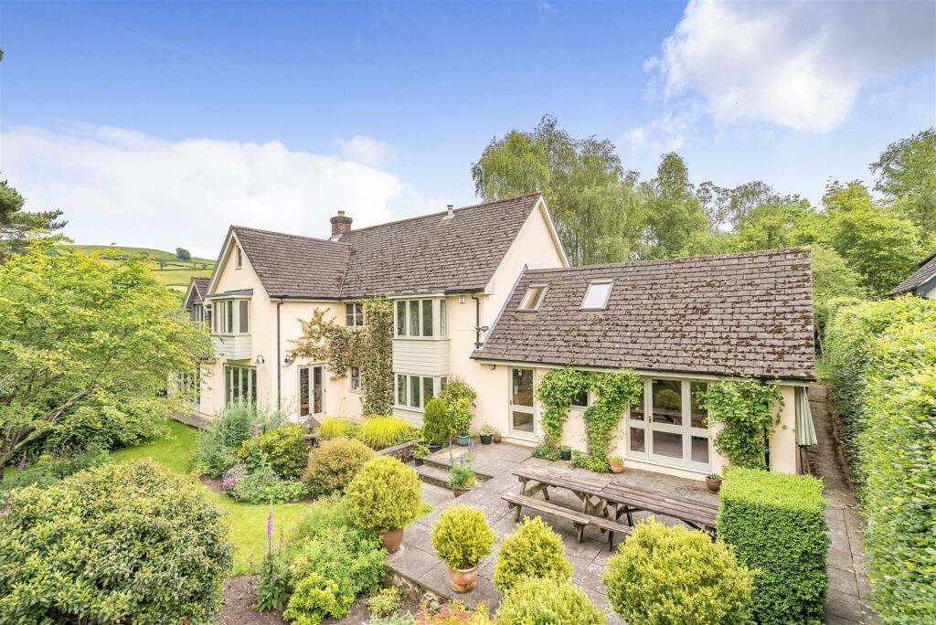 5 bedroom detached house for sale in Dalwood, Axminster, EX13