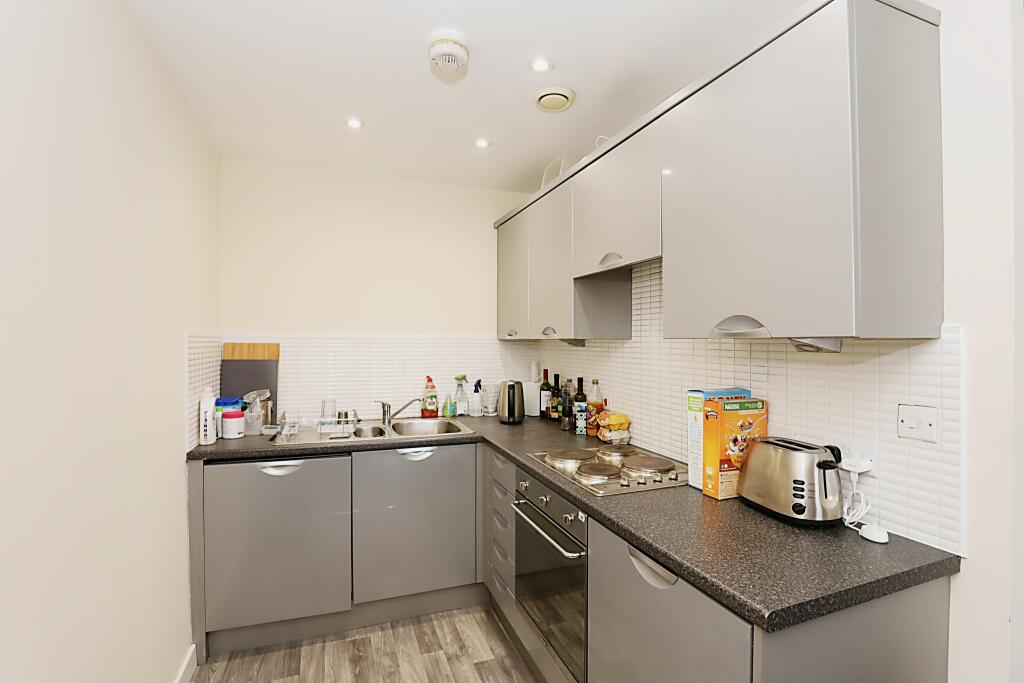 2 bedroom flat for sale in Bramall Lane, Sheffield, South Yorkshire, S2