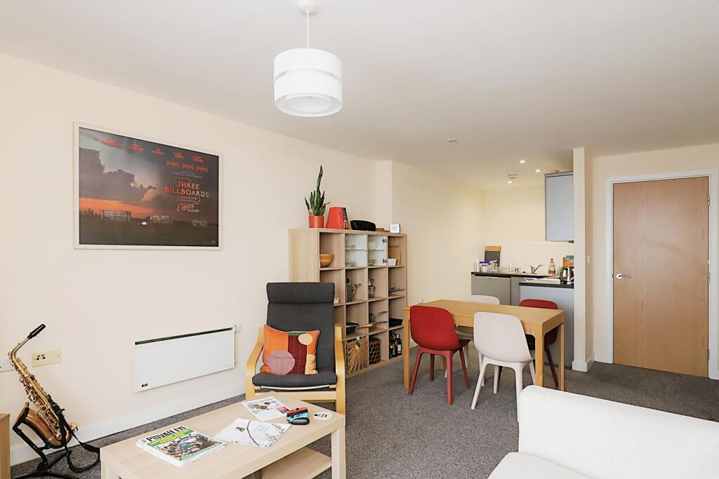2 bedroom flat for sale in Bramall Lane, Sheffield, South Yorkshire, S2