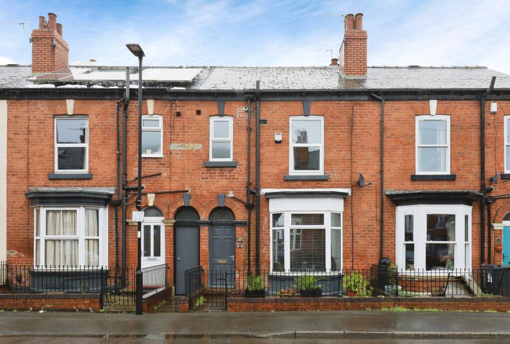 3 bedroom terraced house for sale in Kearsley Road, Sheffield, South