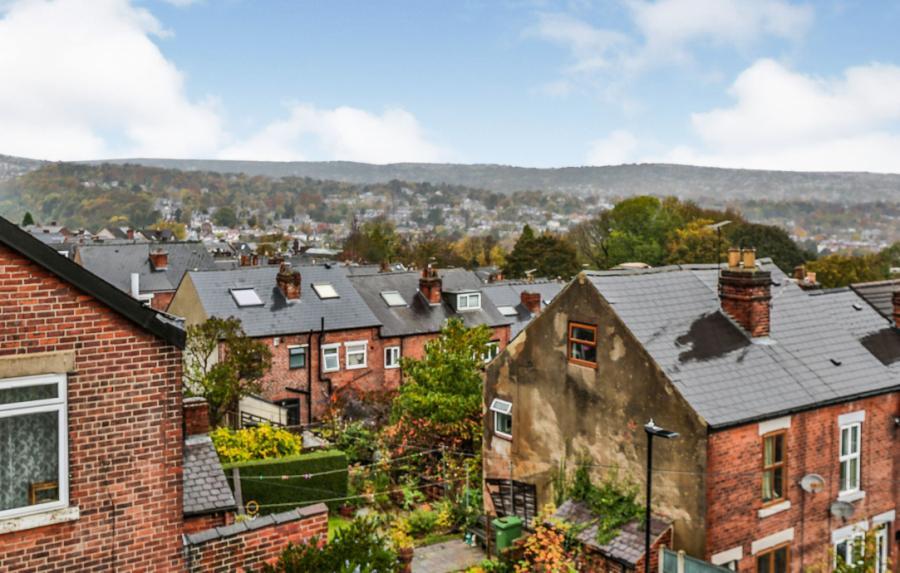 3 bedroom end of terrace house for sale in Norton Lees Road, Sheffield