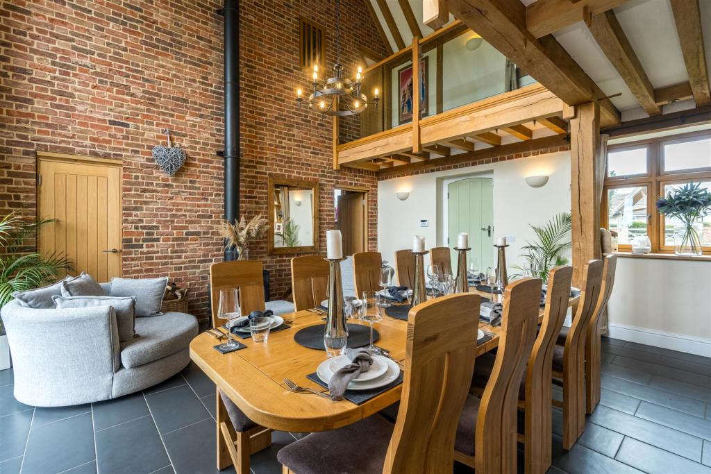 5 bedroom detached house for sale in Seasalter Road, Graveney, Faversham, ME13