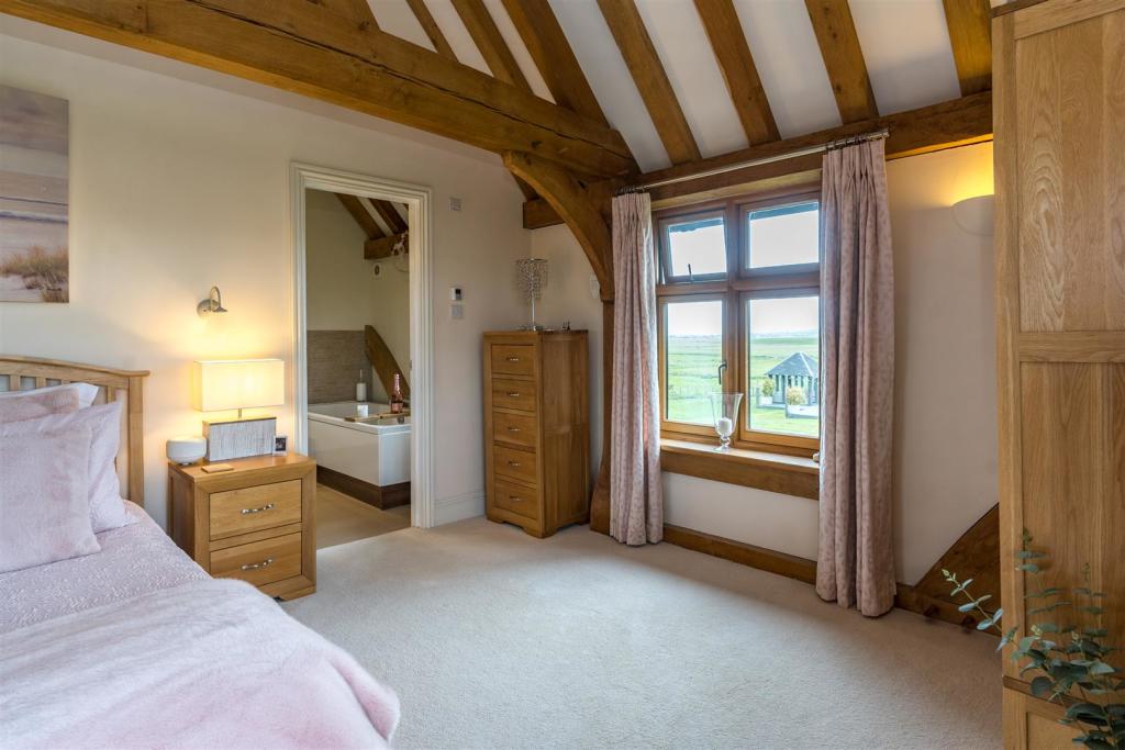 5 bedroom detached house for sale in Seasalter Road, Graveney, Faversham, ME13