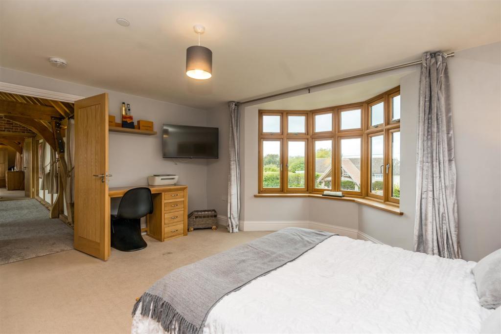 5 bedroom detached house for sale in Seasalter Road, Graveney, Faversham, ME13