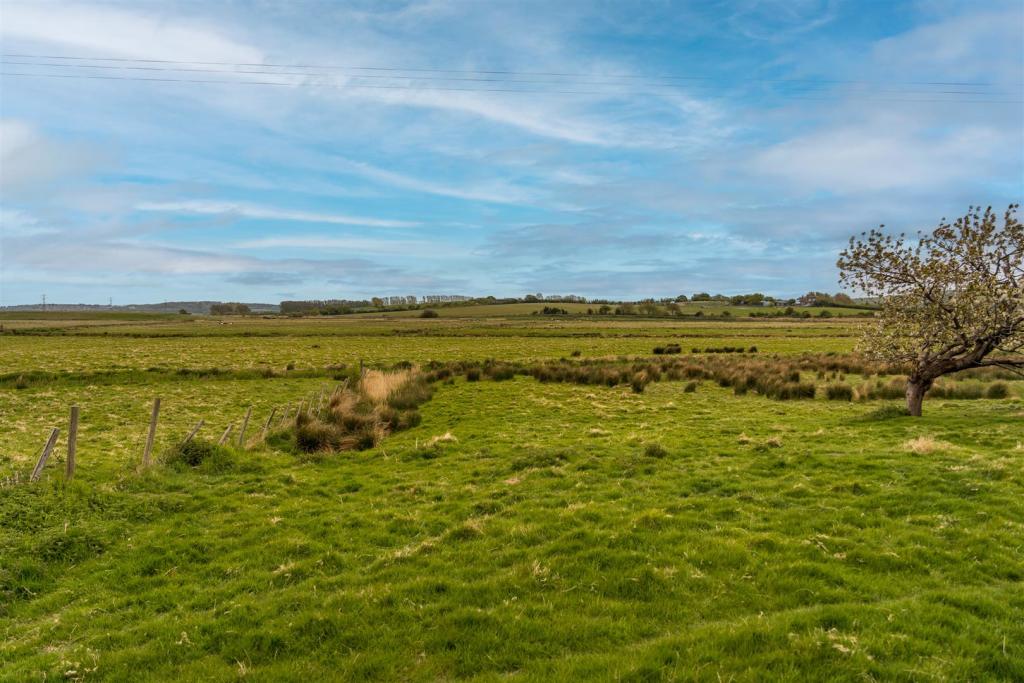 5 bedroom detached house for sale in Seasalter Road, Graveney, Faversham, ME13