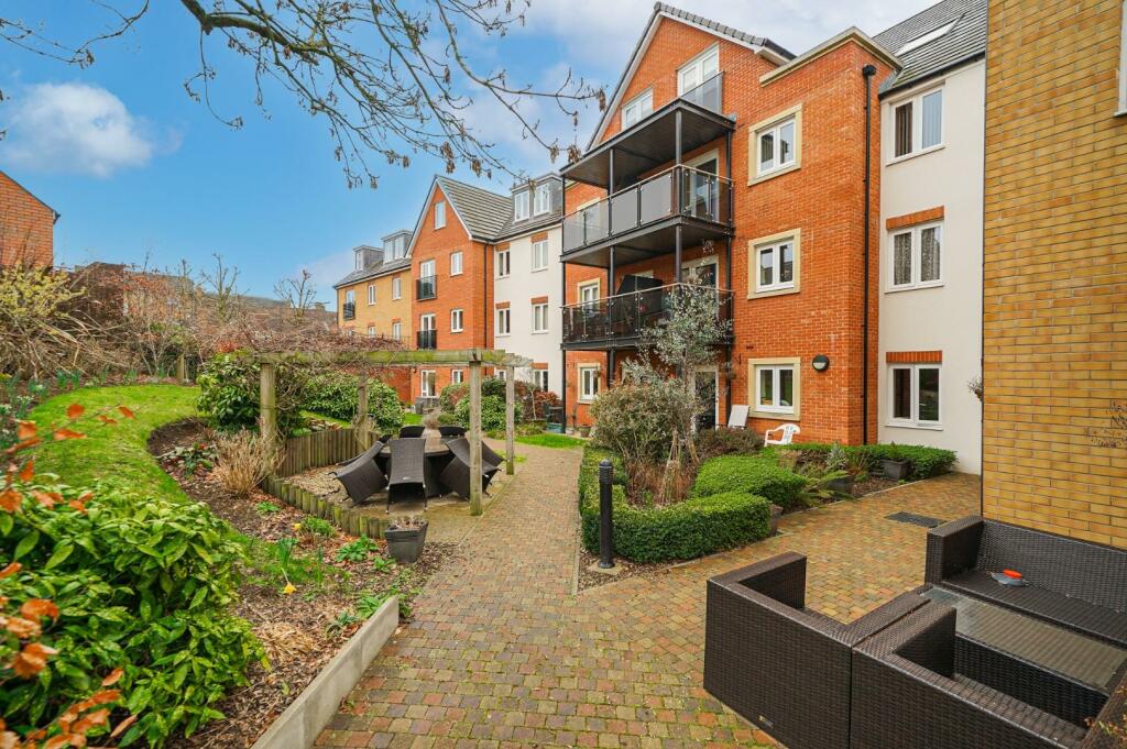 2 bedroom retirement property for sale in Leston Road, Leighton Buzzard