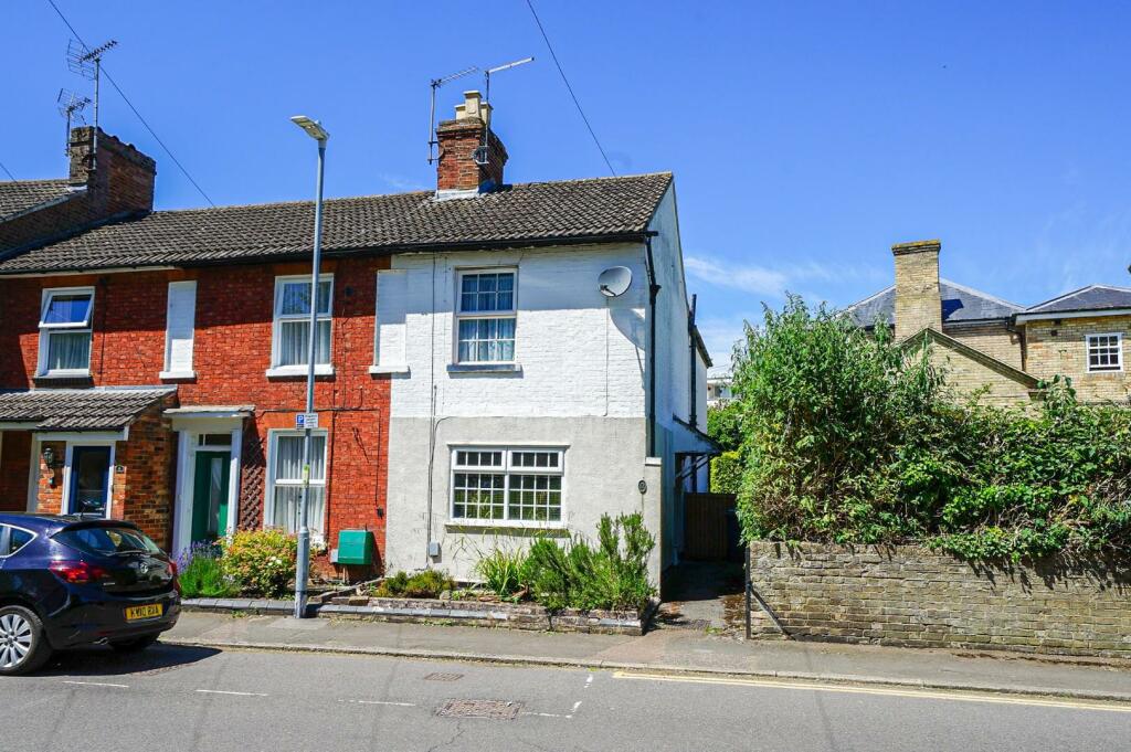3 bedroom end of terrace house for sale in Mentmore Road, Linslade