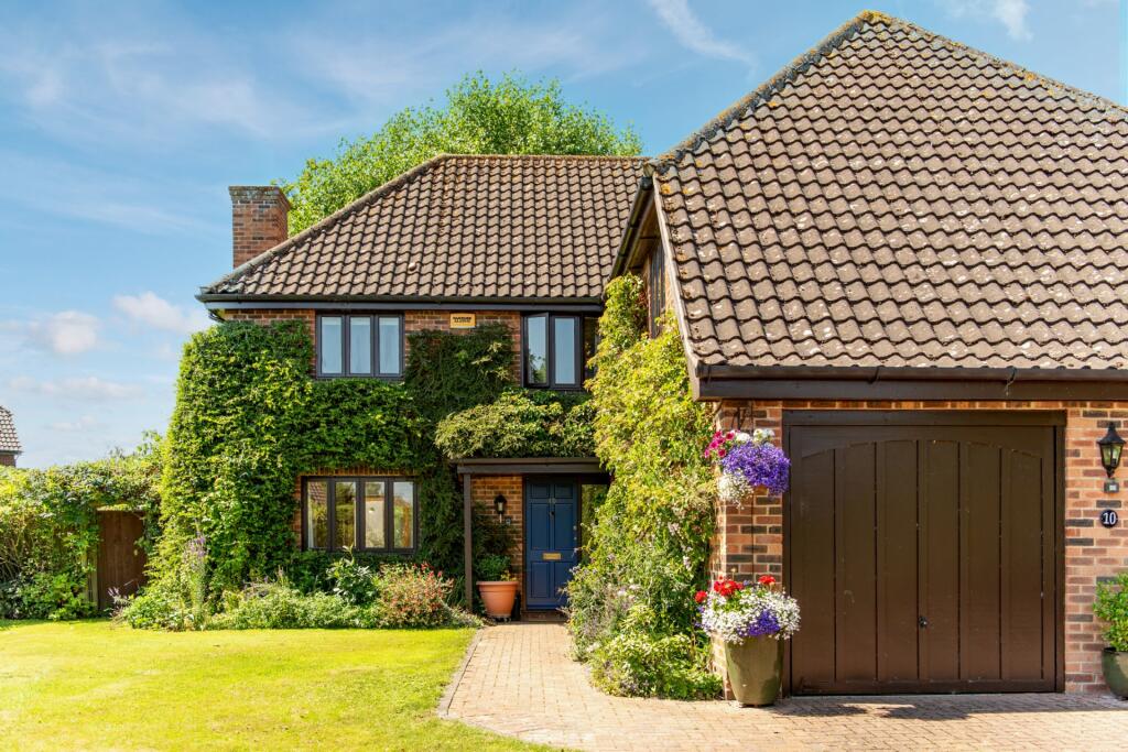 Main image of property: Green Acres Close, Whitchurch, Buckinghamshire, HP22