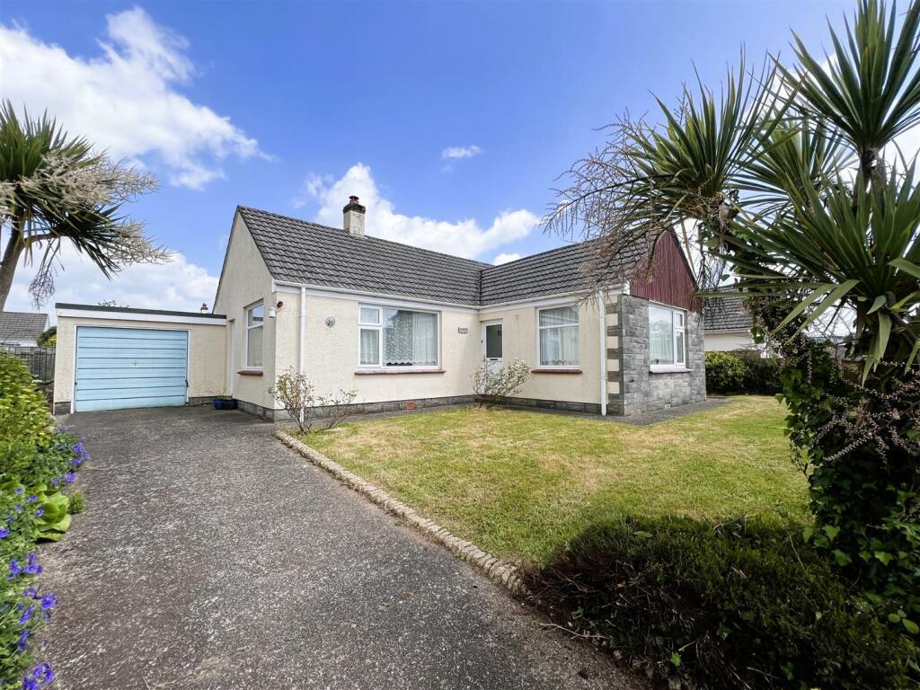 3 bedroom bungalow for sale in South Molton, EX36