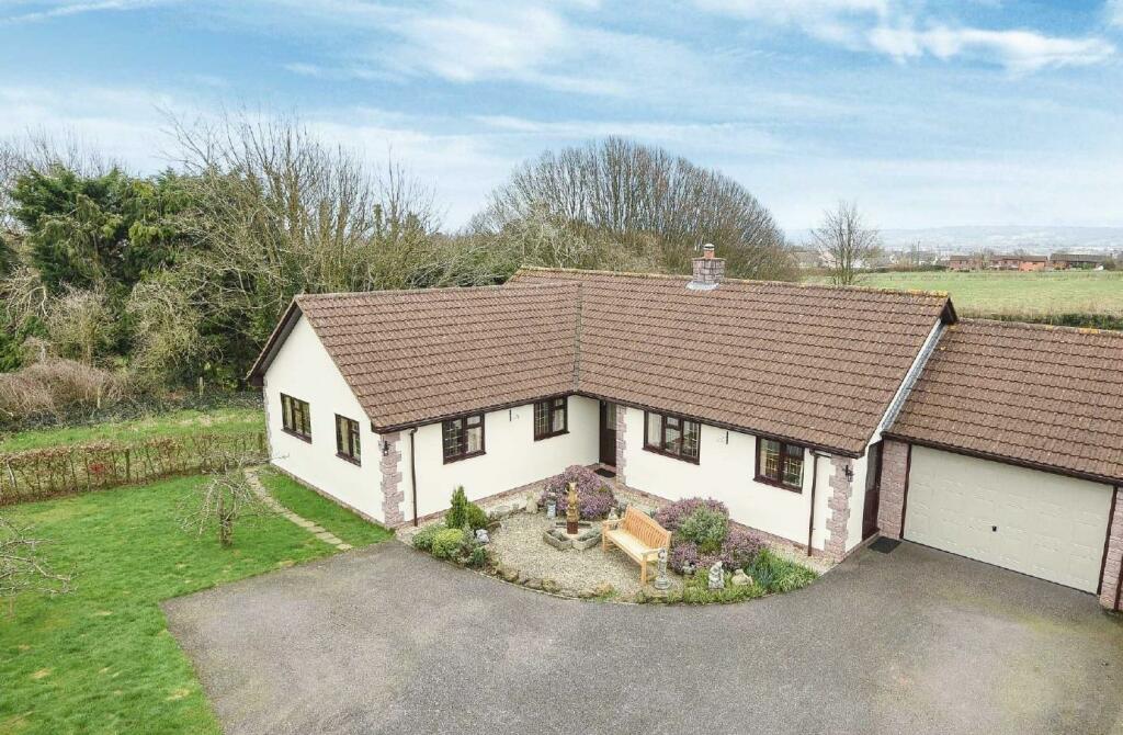 4 bedroom bungalow for sale in Langford Budville, Wellington, TA21