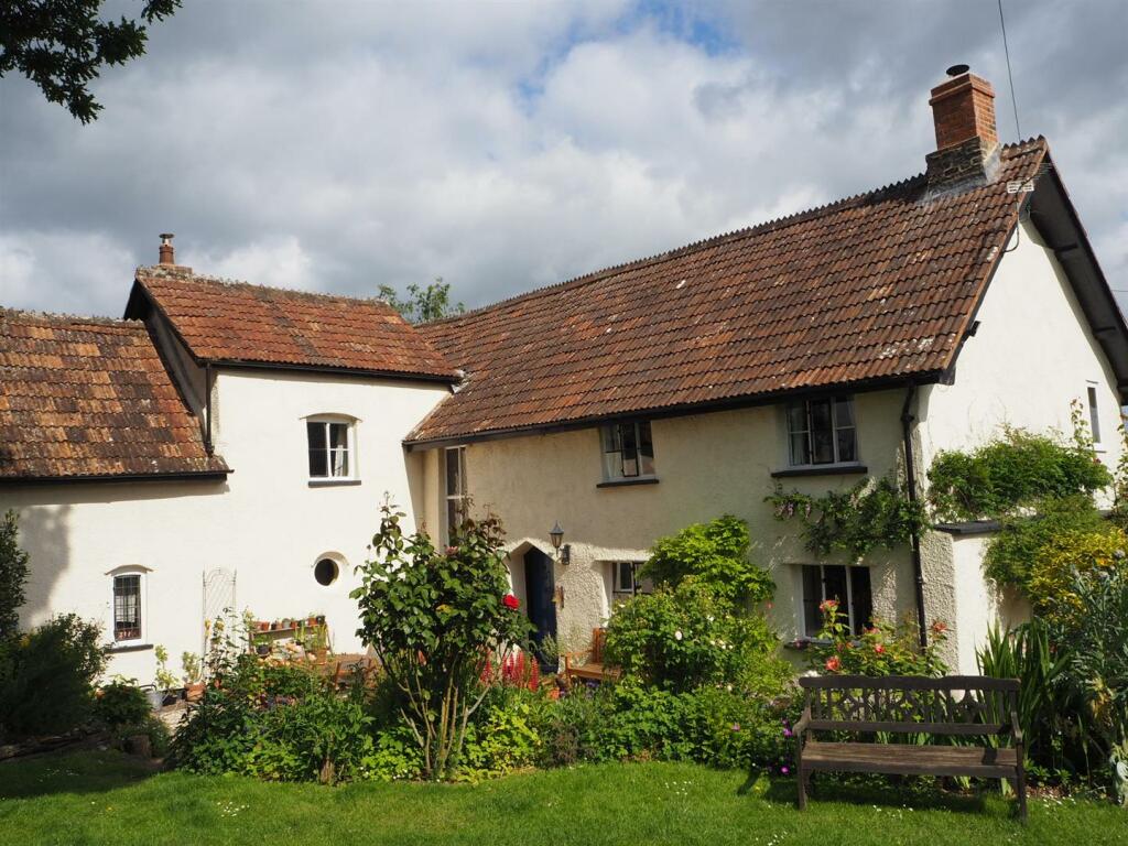 4 bedroom semidetached house for sale in Appley Cross, Stawley