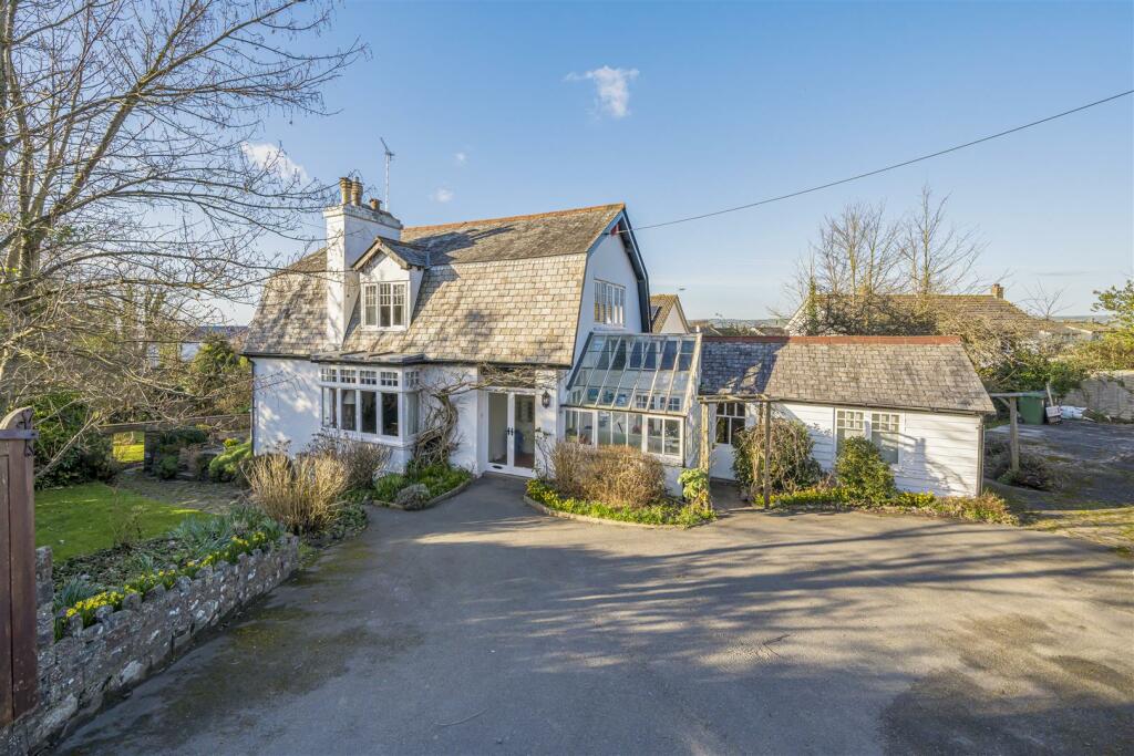 4 bedroom detached house for sale in Anstey Way, Instow, Bideford, EX39