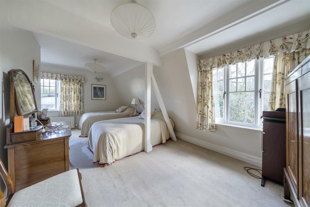 4 bedroom detached house for sale in Anstey Way, Instow, Bideford, EX39