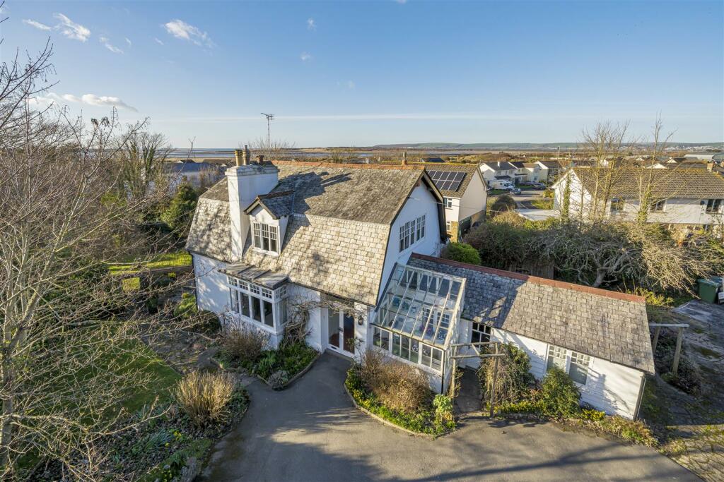 4 bedroom detached house for sale in Anstey Way, Instow, Bideford, EX39