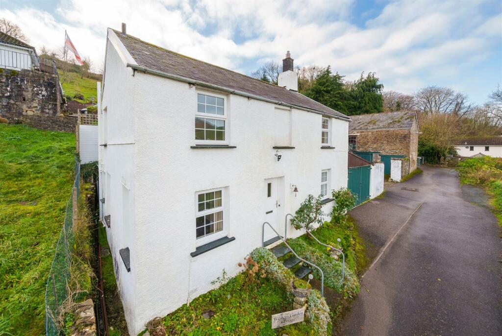 4 bedroom detached house for sale in Western Gardens, Combe Martin, EX34