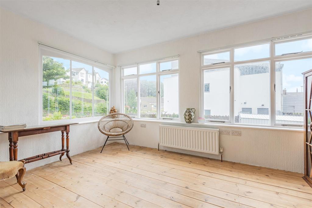 5 bedroom semidetached house for sale in Torrs Park, EX34