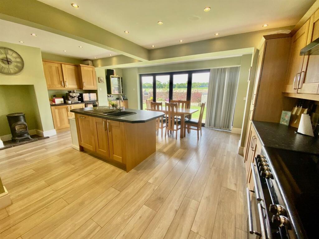 5 bedroom property for sale in Burton Green, Rossett, Wrexham, LL12