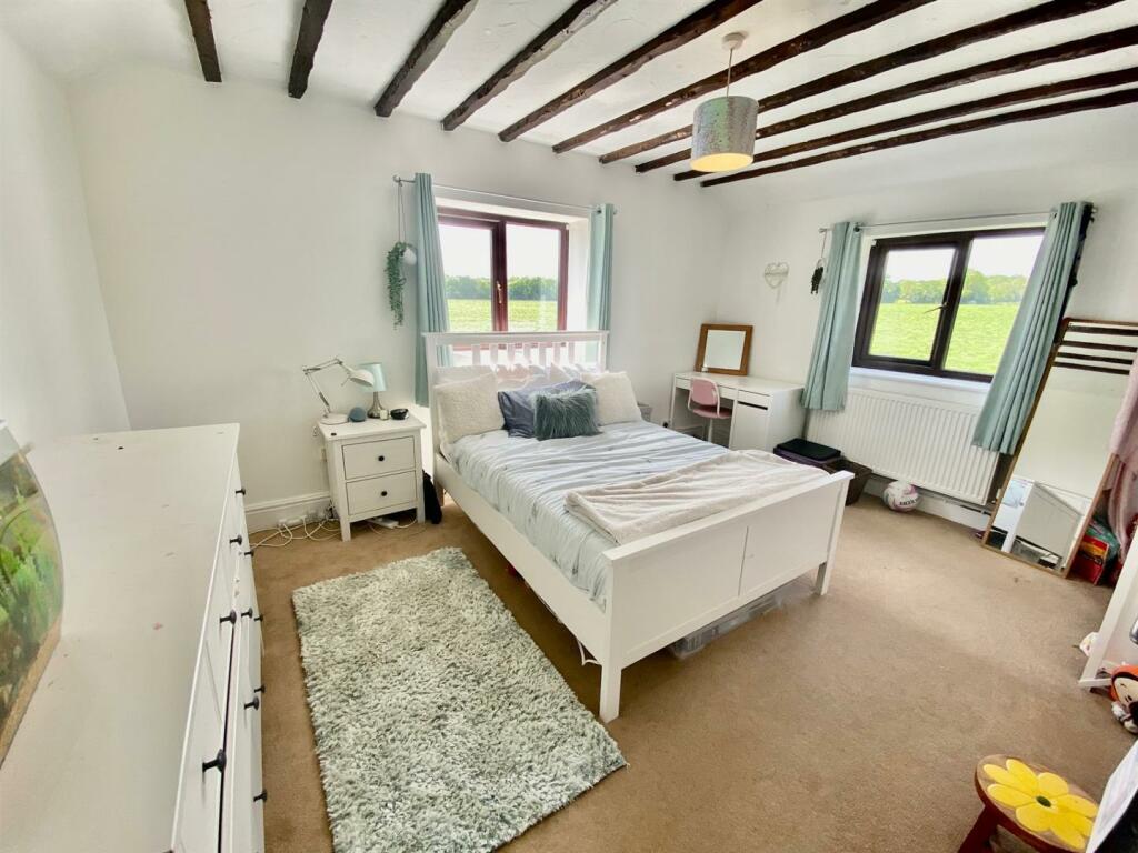 5 bedroom property for sale in Burton Green, Rossett, Wrexham, LL12