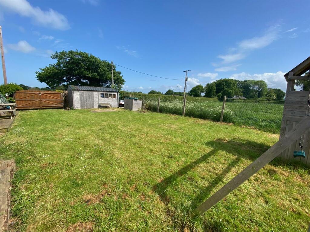 5 bedroom property for sale in Burton Green, Rossett, Wrexham, LL12