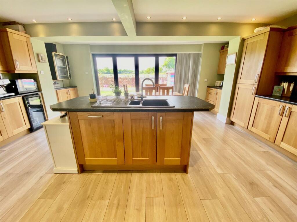 5 bedroom property for sale in Burton Green, Rossett, Wrexham, LL12