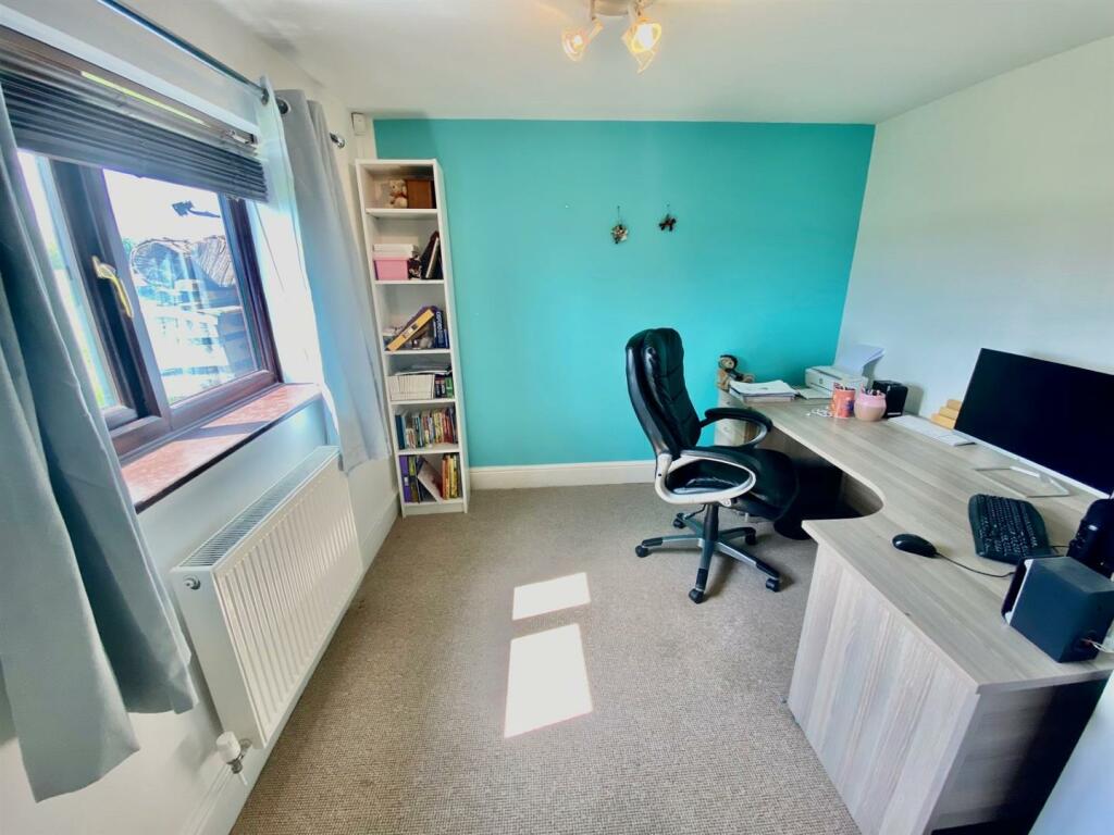 5 bedroom property for sale in Burton Green, Rossett, Wrexham, LL12