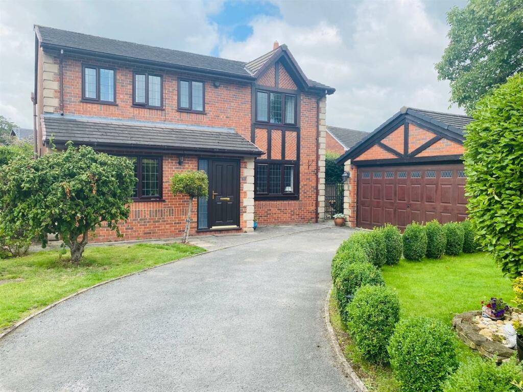 4 bedroom detached house for sale in Holly Court, Gresford, Wrexham, LL12