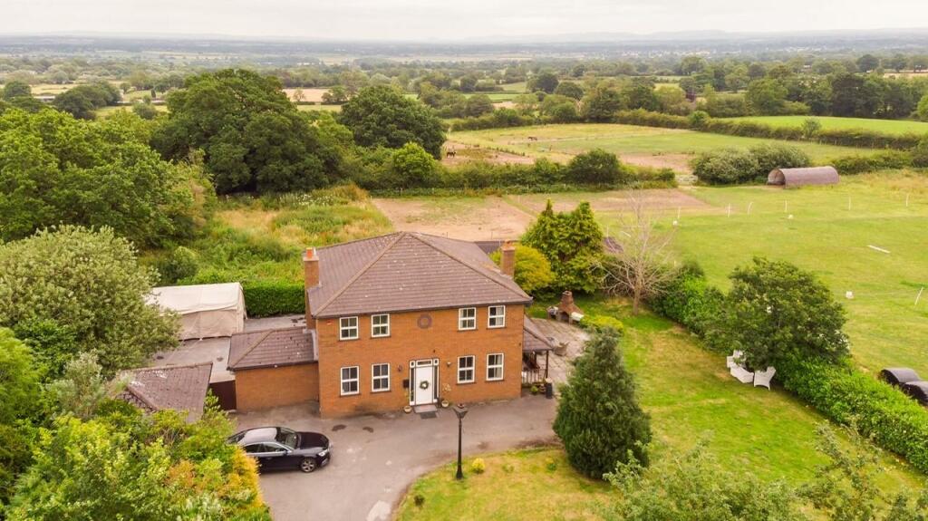 4 bedroom detached house for sale in Lower Mountain Road, Penyffordd