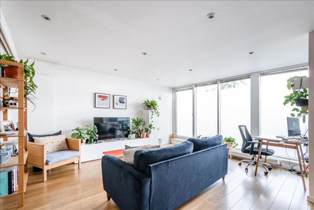 Main image of property: Bacon Street, Bethnal Green, E2
