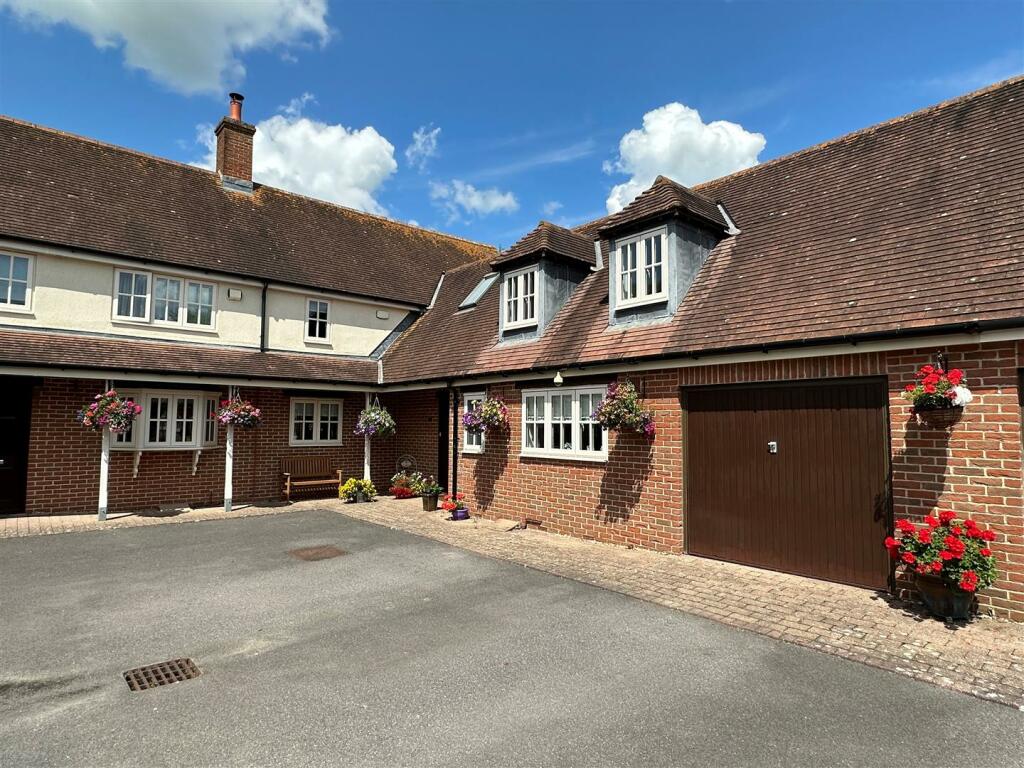 4 bedroom link detached house for sale in Newton Gate, Sturminster
