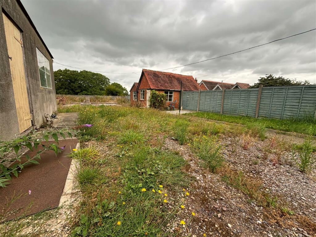 Additional property image - Victoria Gardens, Henstridge, Templecombe