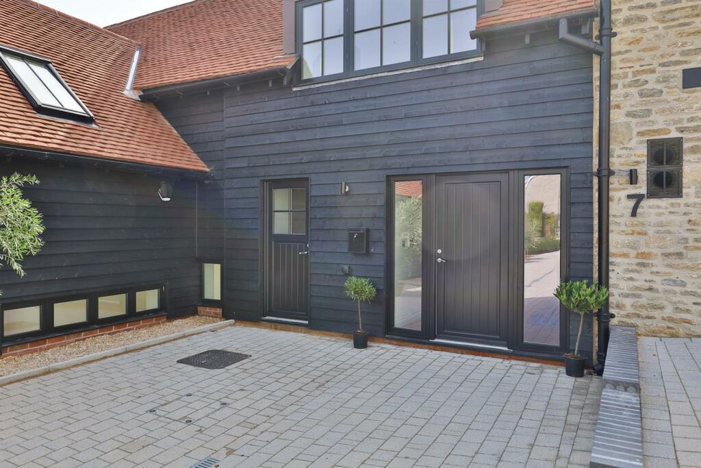 4 bedroom barn conversion for sale in Church Hill, Stalbridge