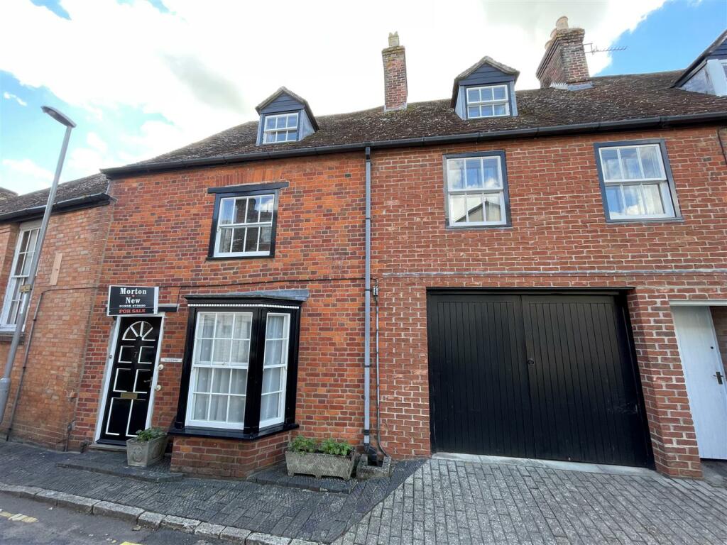 4 bedroom terraced house for sale in Church Street, Sturminster Newton