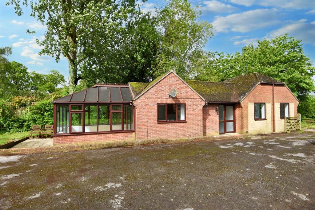 1 bedroom detached bungalow for sale in Back Lane, Kingston