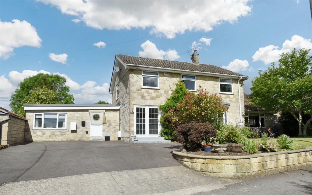 5 bedroom detached house for sale in Sackmore Lane, Marnhull