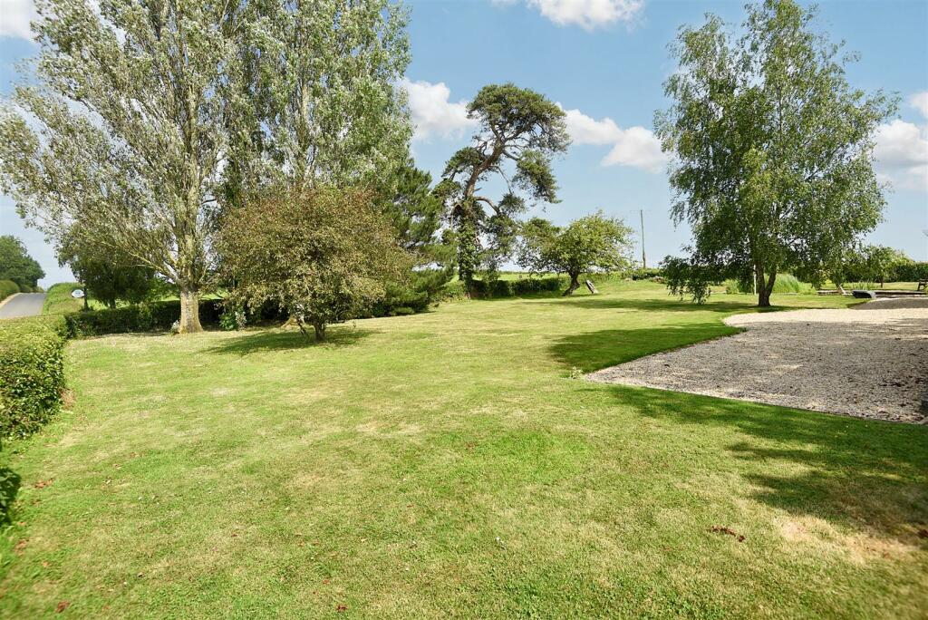 2 bedroom cottage for sale in Thornhill, Stalbridge Sturminster Newton