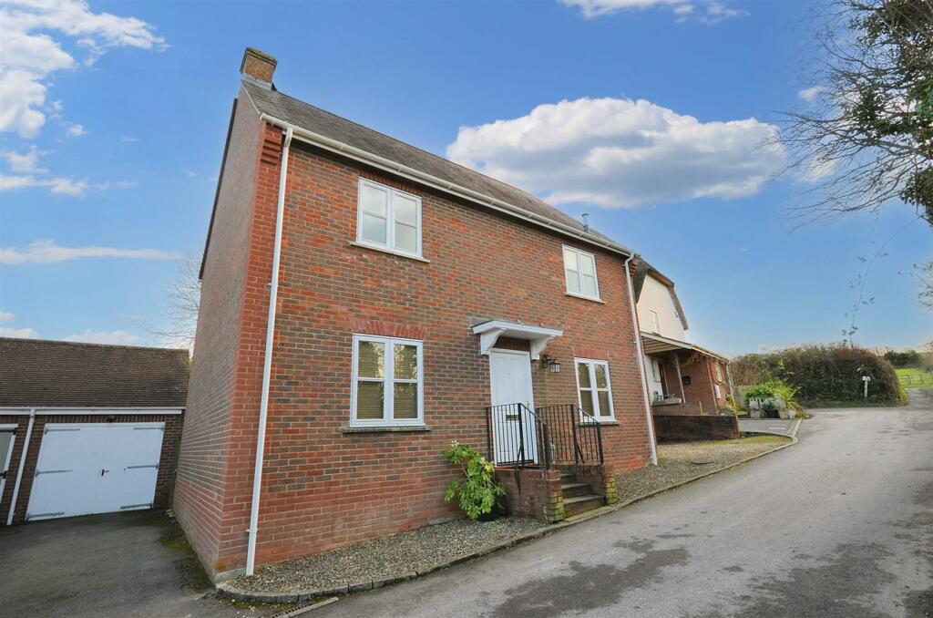 4 bedroom detached house