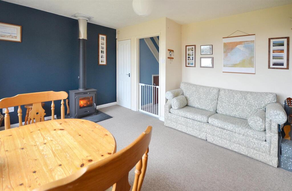 Additional property image - Elizabeth Gardens, Henstridge, Templecombe