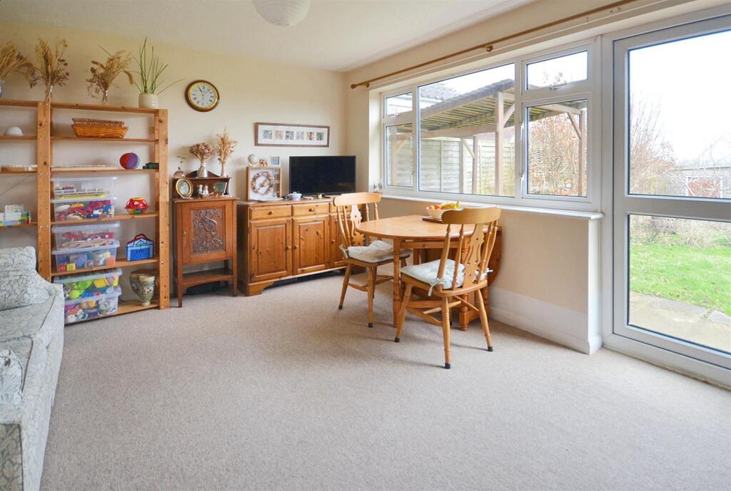 Additional property image - Elizabeth Gardens, Henstridge, Templecombe