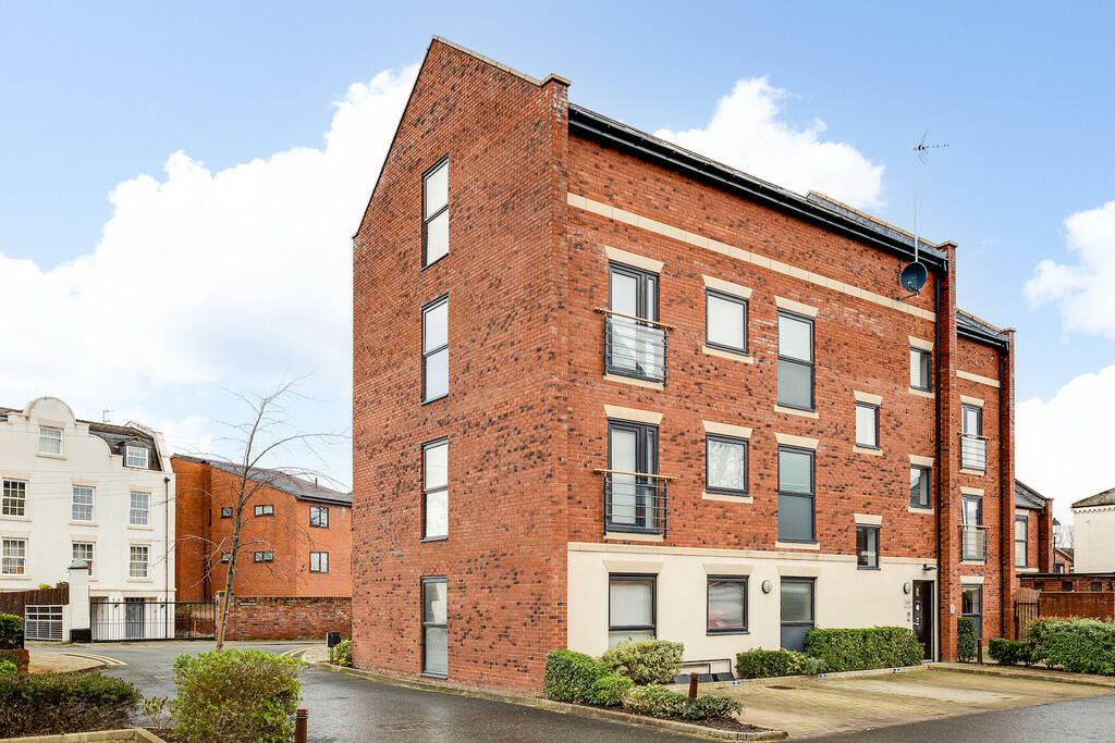 2 bedroom apartment for sale in Lock Court, Chester, CH1