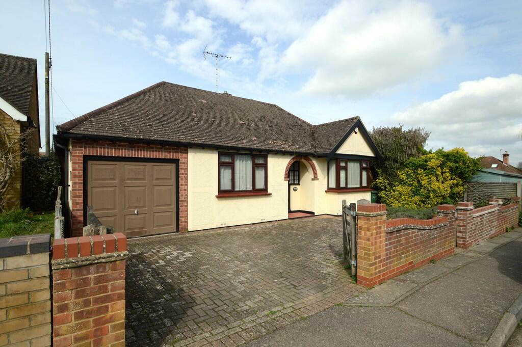 2 bedroom detached bungalow for sale in Alexandra Road, Sible Hedingham