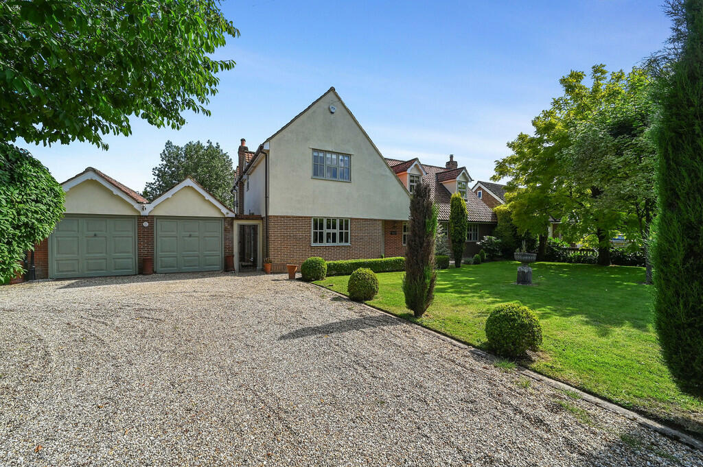 4 bedroom detached house for sale in Wethersfield Road, Sible Hedingham