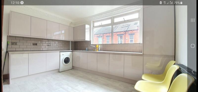 7 bedroom terraced house for rent in Manor Drive, Hyde Park, LS6