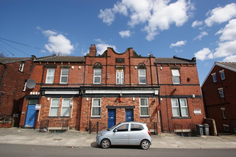 2 bedroom flat for rent in Hartley Avenue, Woodhouse, Leeds, LS6