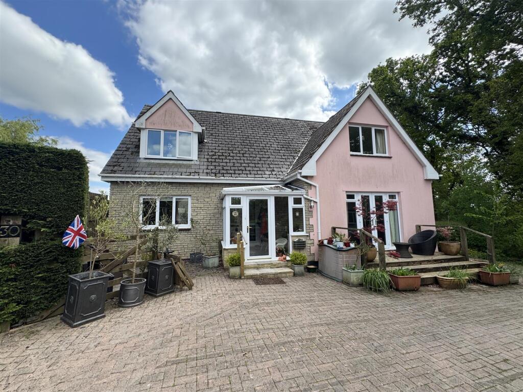 Main image of property: NR HIGH BICKINGTON